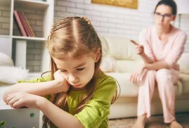 “只差49分就满分”的奶奶火了，正向鼓励对孩子来说多重要