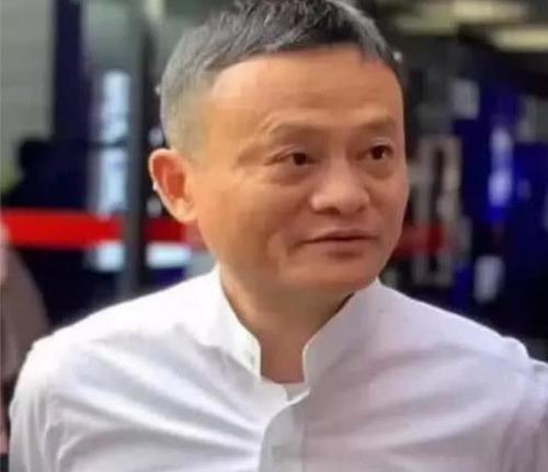 马化腾小时候家里条件好吗(马化腾小时候家境怎样)