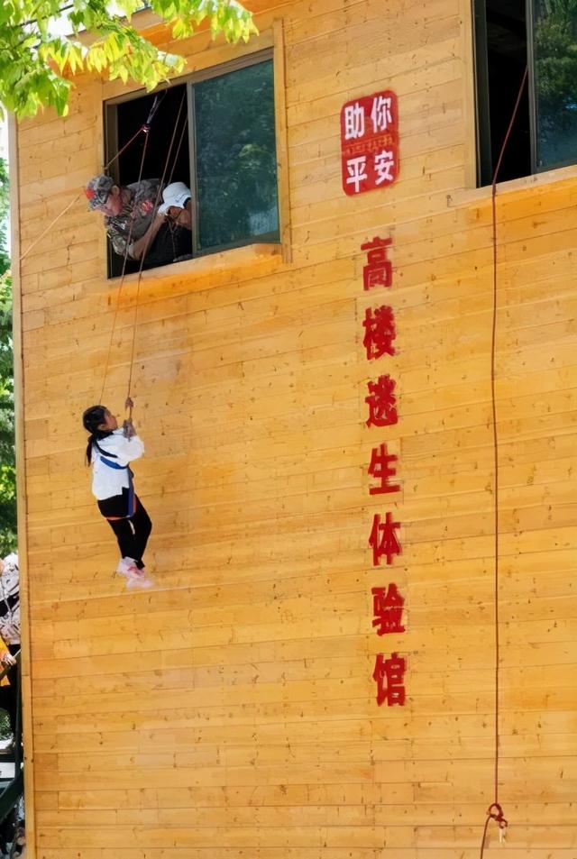 全封闭军事化管理学校怎么教育孩子(军事化管理封闭式学校对孩子好吗)(图9)