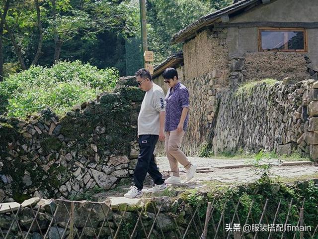 于谦的媳妇:于谦妻子已年过四十，却凭借高颜值和好气质，把基础款穿出高级感