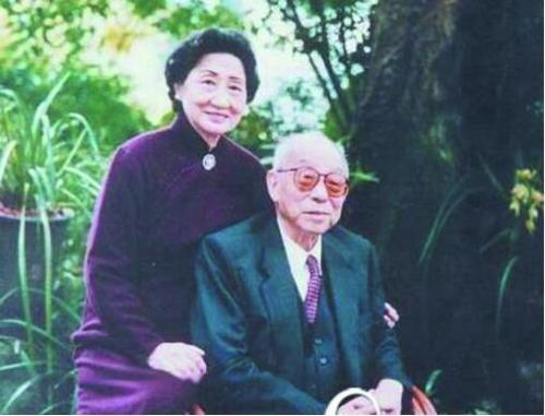 1990年张学良被释放，记者问他最想见谁，他竟说了位“汉奸”名字
