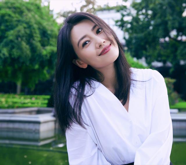 高圆圆终于承认自己老了，她的自知之明，让多少女星汗颜？
