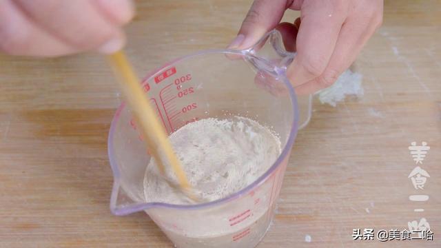 如何在家简单做美味的发面糖饼，不揉面，教你做柔软发面糖饼，超详细技术点分享，简单好做又好吃