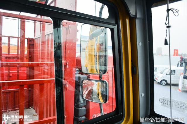 矿用工程车