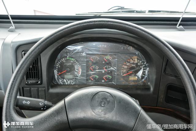 矿用工程车