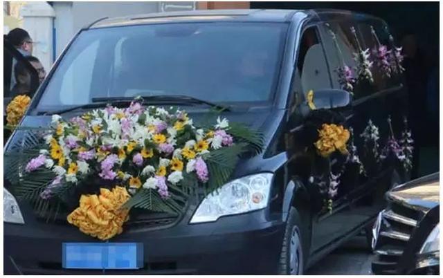 花圈做法大全图解丧礼,丧礼灵车花艺制作方法