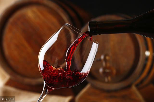 多少年的红酒最好，葡萄酒有保质期吗没有这说法，五六年内是最佳饮用期