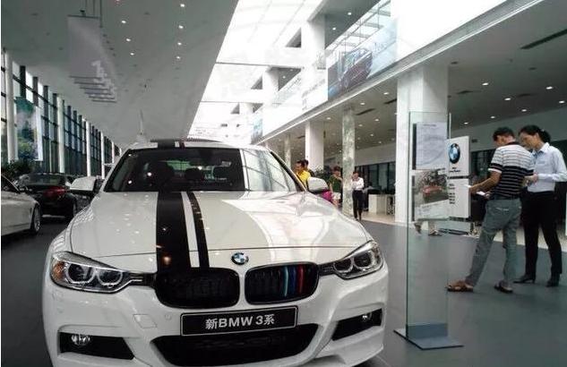 图文 为什么有的车前边有三条颜色的杠 车主 很多人不懂 瞎跟风粘贴 汽车前面三条颜色 Www Fjrhs Com