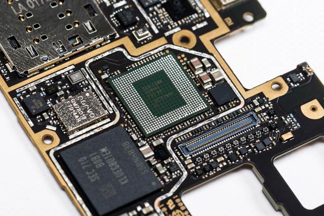 小米mix2s拆机详解(拆解图的细节介绍)