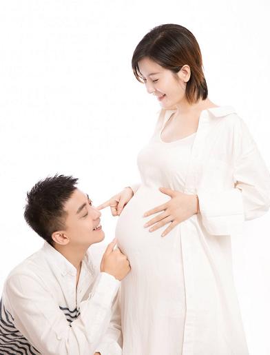李晟现身机场（贾乃亮第一时间送祝福）(1)