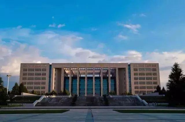 西安工业大学图书馆,最美高校图书馆排名
