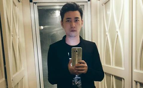 高冷男神钱小佳,真名叫钱佳,泛乐文化创始人,东仑传媒董事,斗鱼土豪