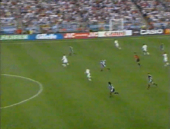 罗纳尔多98世界杯精彩射门（还记得1998年世界杯的经典进球吗？老球迷是时候亮出身份了！）