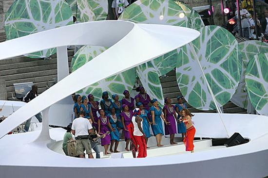 98世界杯球迷之歌oleole（“Ole Ole Ole”已是上世纪 如今世界杯这样开幕）