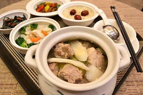 毛囊角化能喝酒吗