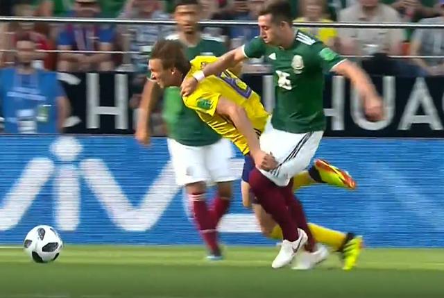世界杯墨西哥与瑞典比分（半场-贝拉险破门奥乔亚救险 墨西哥0-0暂平瑞典）