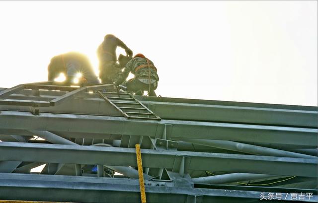 建精品工程展铁军雄风