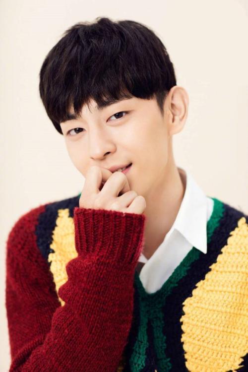 鹿兆许和鹿晗照片(鹿晗和鹿兆海长得像吗)-天晟网