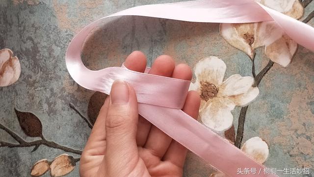 蝴蝶结的系法 平面蝴蝶结系法教程