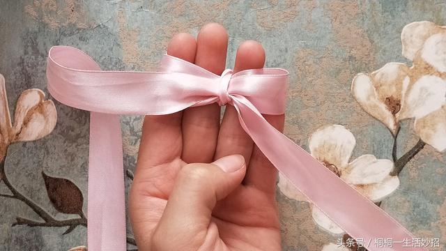 蝴蝶结的系法 平面蝴蝶结系法教程