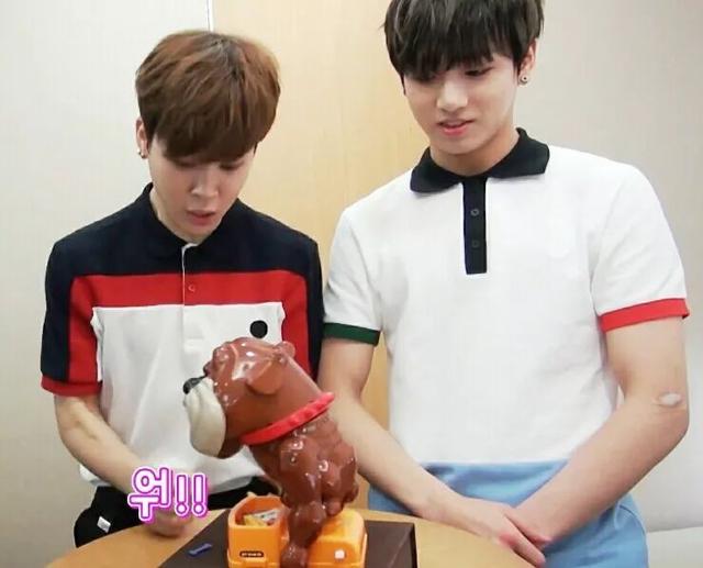 同样是95年生,nct的泰容比起他的亲故yuta和johnny,看上去也太幼了吧!