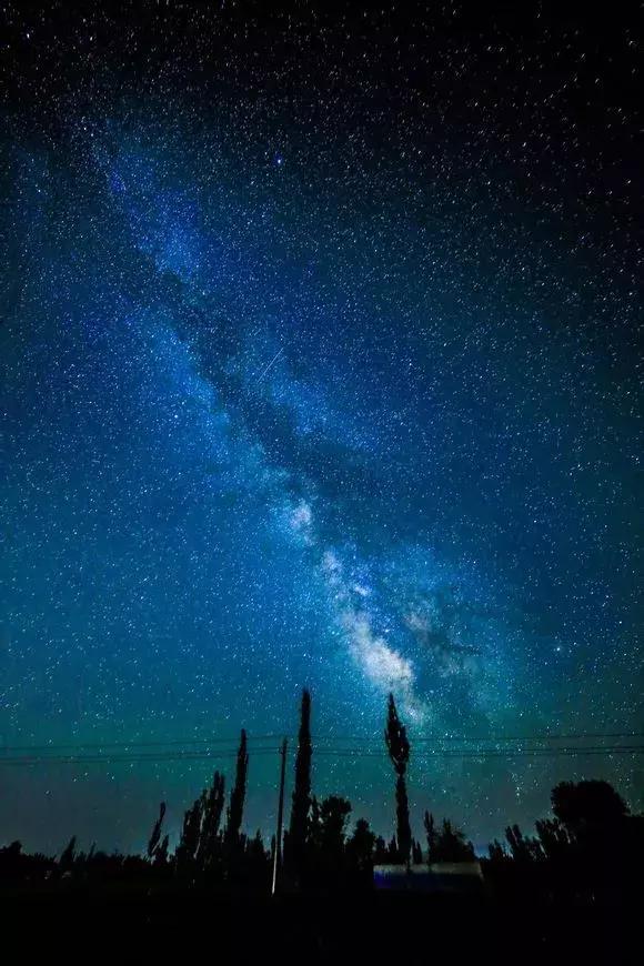 七夕情人节：愿我如星君如月，夜夜流光相皎洁