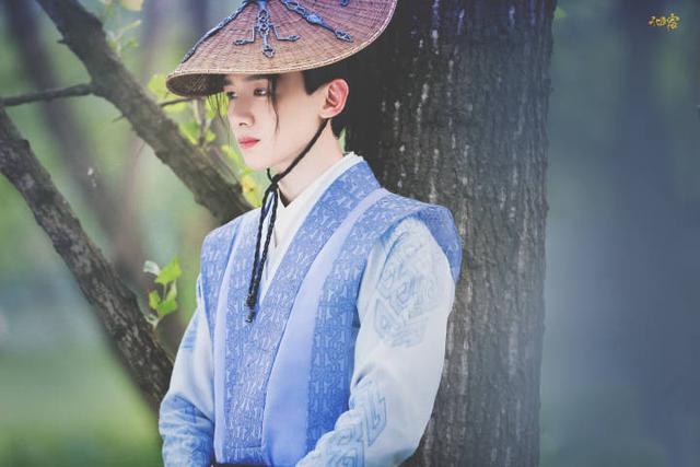 白敬亭晕倒（白敬亭晕倒的视频）