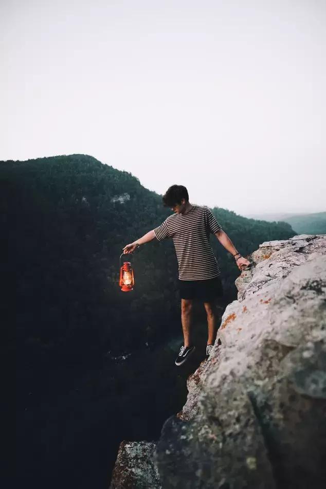 辛夷塢重要的人越來越少,剩下的人越來越重要.參雜了