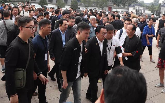 常宝华的徒弟:泪雨纷飞中，送别相声大师常宝华