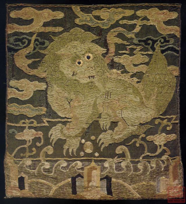 明朝官服颜色级别,明朝官服上的图案等级(红色在明朝服饰中的运用)