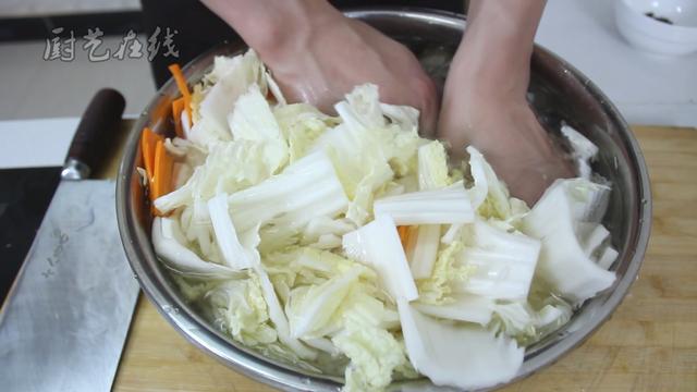 四川泡菜怎么做才不会老（十二年厨龄小厨教你在家做四川泡菜）(5)