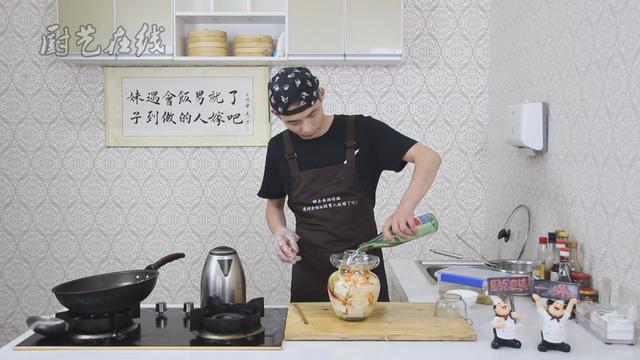 四川泡菜怎么做才不会老（十二年厨龄小厨教你在家做四川泡菜）(11)