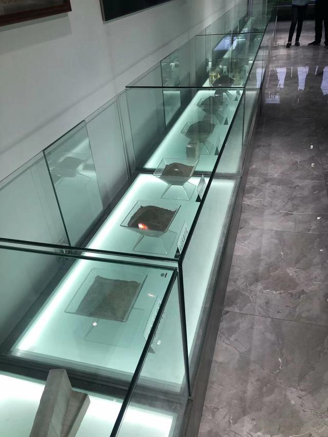 连砂石图片