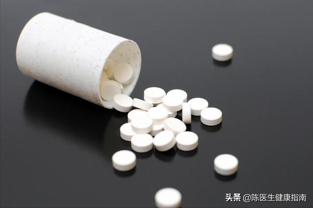 老年人预防脑梗与老年痴呆，如何补充叶酸与B12很重要！请看此文