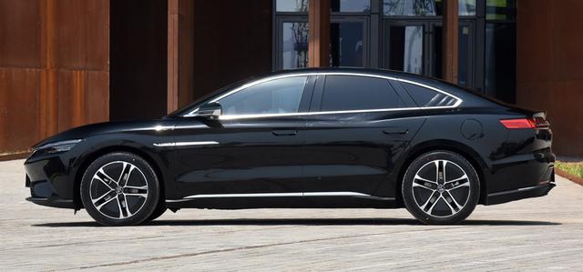 新能源车排名变化大，比亚迪成为新销冠，浅谈背后原因