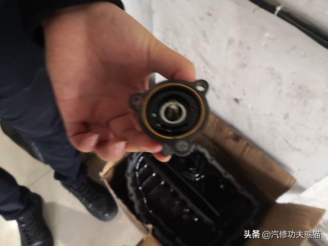 帕萨特1.8t烧机油怎么处理好(14款帕萨特1.8t烧机油解决方案)