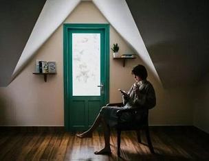你可看见过，你转身后他们的样子？