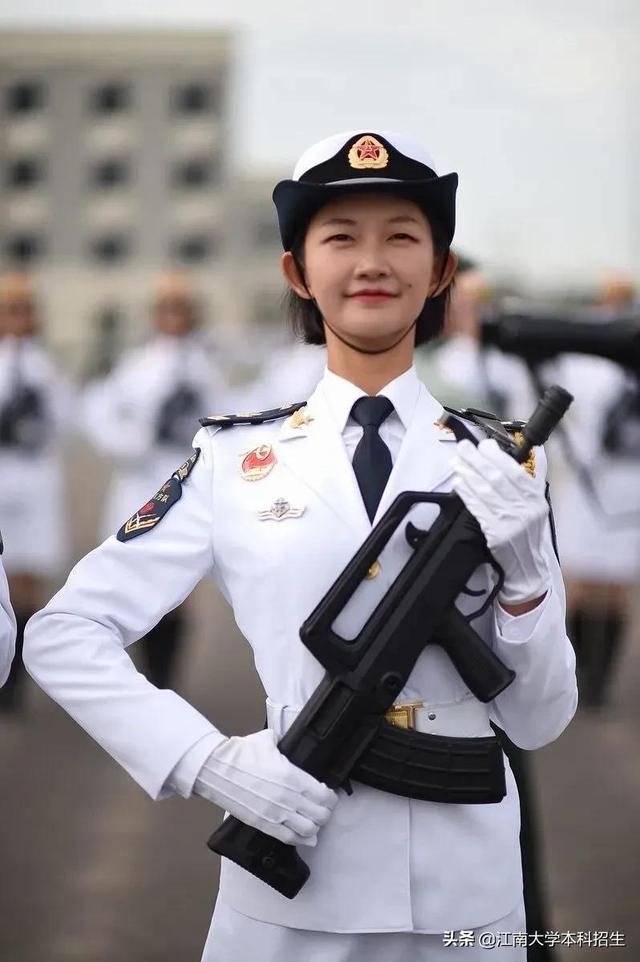 又美又飒！江苏军人女学霸：服役于西部战区，以新兵身份“亮相”国庆阅兵！