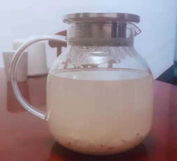 vc粉和身体乳发黄