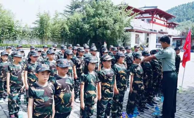 全封闭军事化管理学校怎么教育孩子(军事化管理封闭式学校对孩子好吗)(图25)