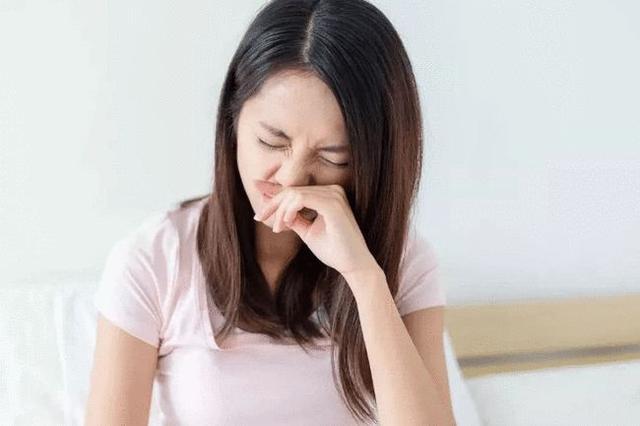 晚上睡觉，总感觉嘴里很苦，还发干？注意：或与这4个原因有关