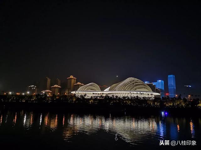 广西工程灯光展举行