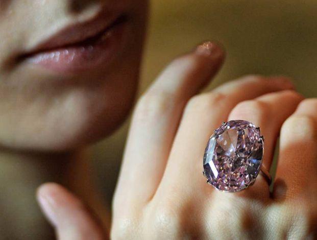 钻石图片大全唯美图片(世界上最贵的7枚钻石戒指，你知道几枚？)(图7)