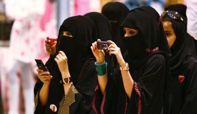 沙特前王妃 乌发如云的中东美人 嫁大28岁王子 不穿黑袍不遮面 全网搜