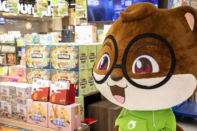 安徽新首富：超越洽洽食品、三只松鼠的老板，53岁坐拥650亿身家