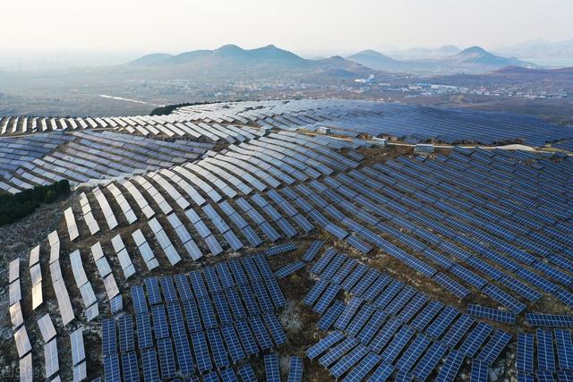 研究证实电子烟对骨骼有害；苹果允许员工讨论工资