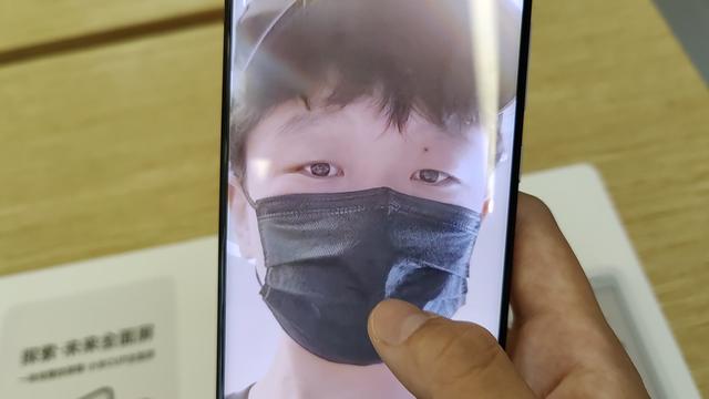小米MIX4真實體驗如何？顯示很牛，自拍落伍