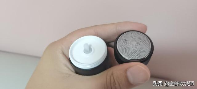 新一代程序员也可以很精致，须眉便携剃须刀T3评测，小巧易携带