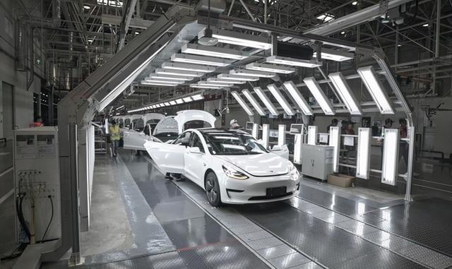 刚刚，特斯拉中国上线新款Model 3！续航升至556km，售25.09万元