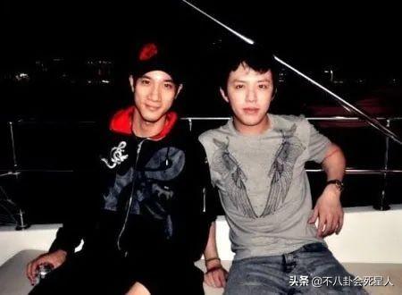 王力宏李云迪春晚:李云迪嫖娼被抓，王力宏粉丝称“恶人终有报应”，他当年做啥了